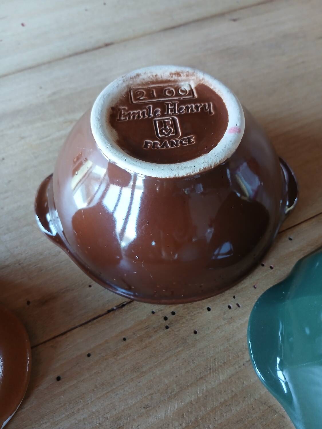 5 old Émile Henry bowls