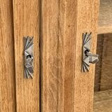 Armoire parisienne vitrée Art Déco asymétrique en chêne brut, 1930