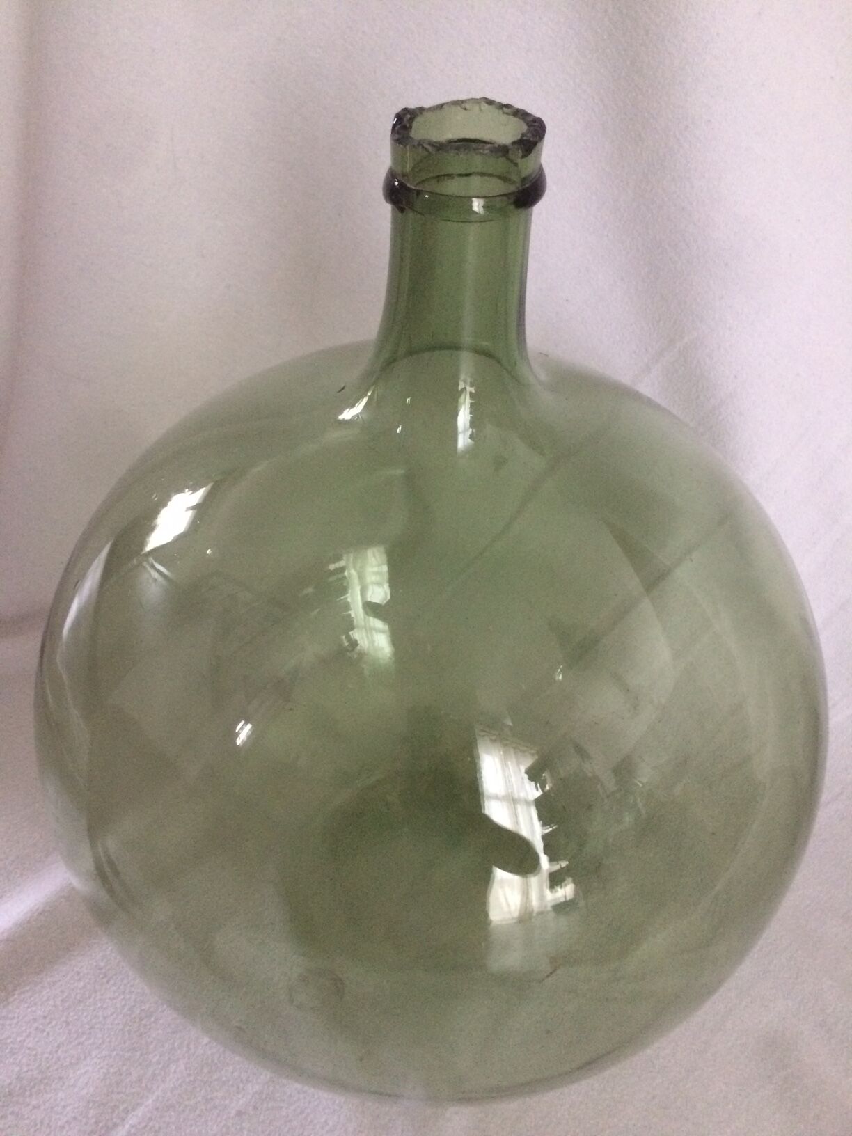 Dame-jeanne très ancienne verte d'environ 15L