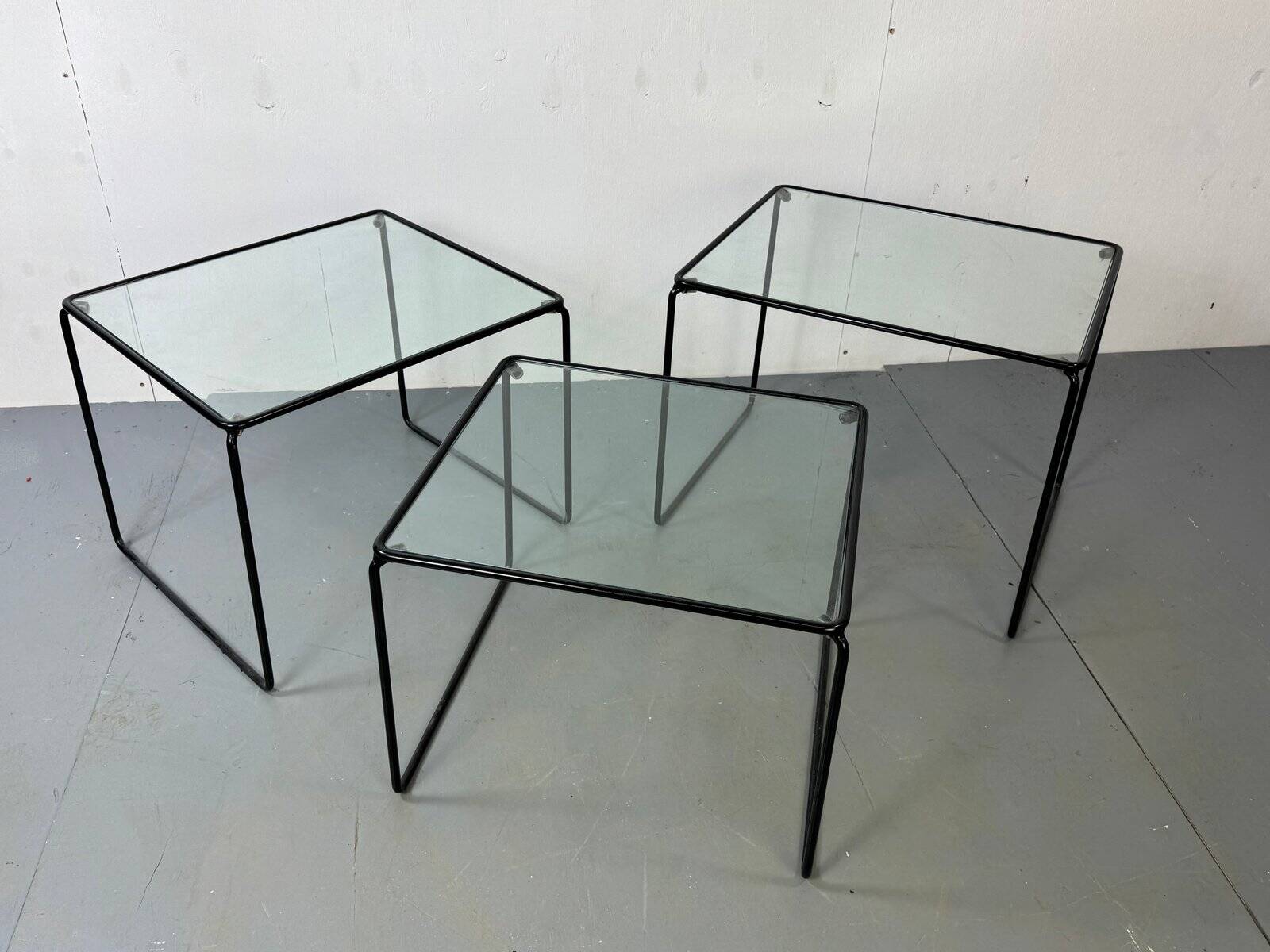 Modernist Italian steel and glass set of nesting tables, 1970s, set of 3