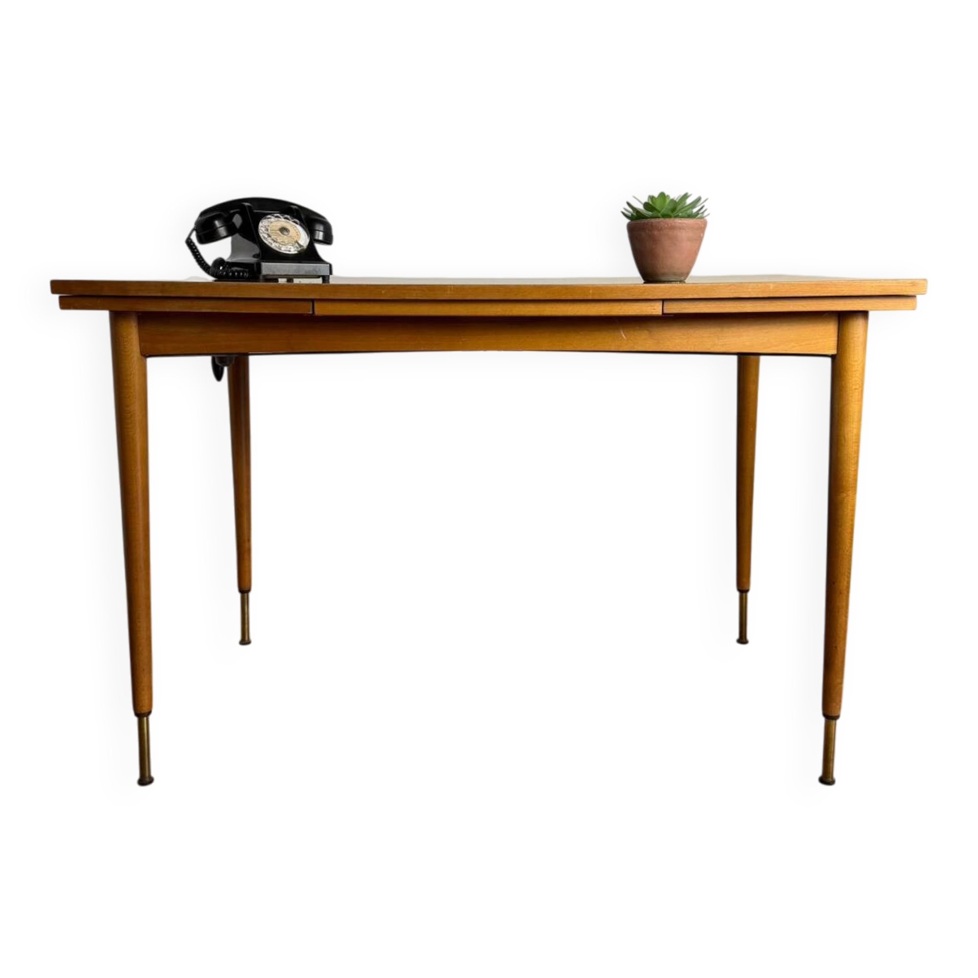 Vintage extendable dining table