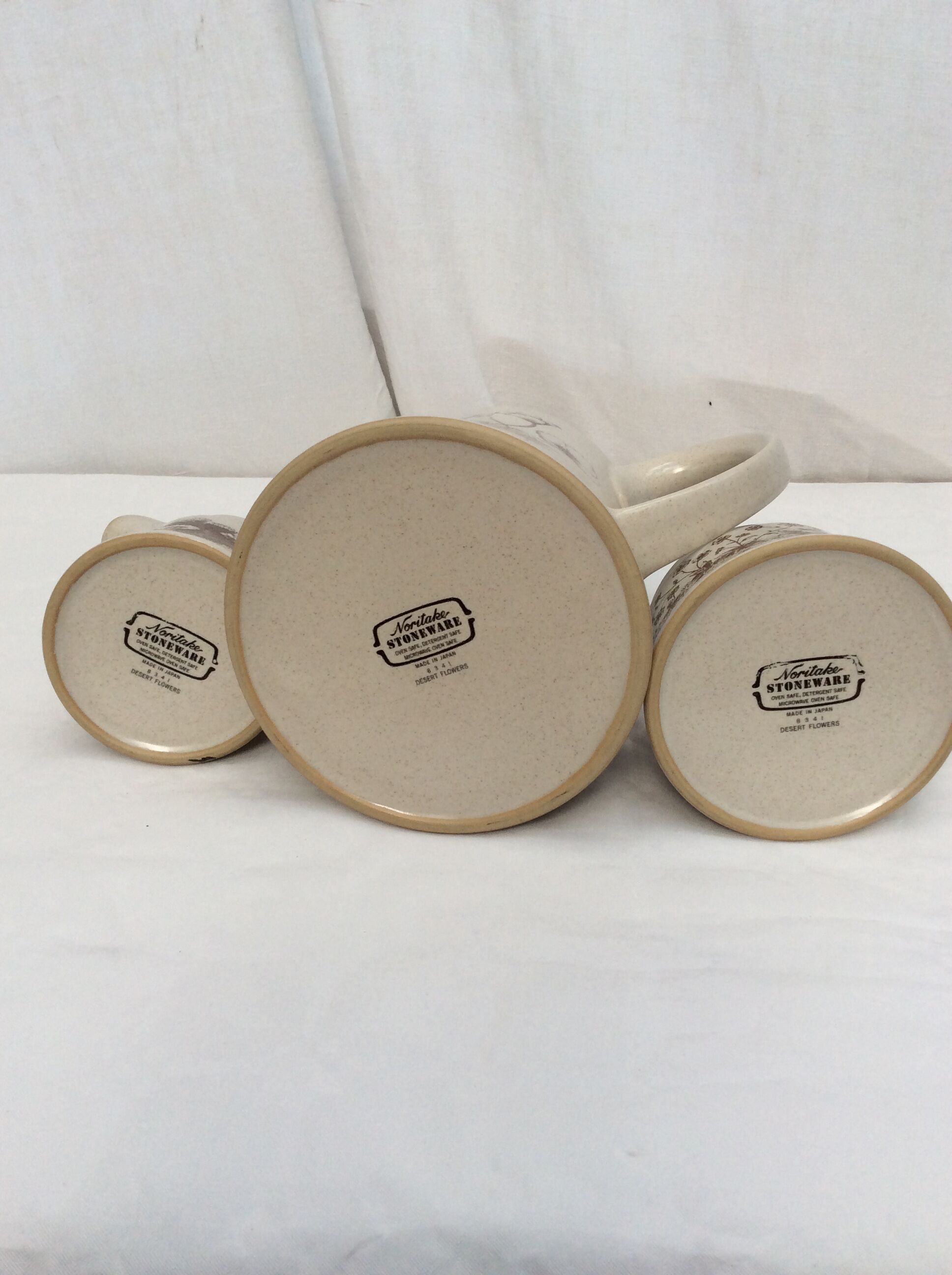 Lots of teapot, sugar bowl and milk jug from the 1970s, Japanese manufacture, dimensions: H-22xL22 cm