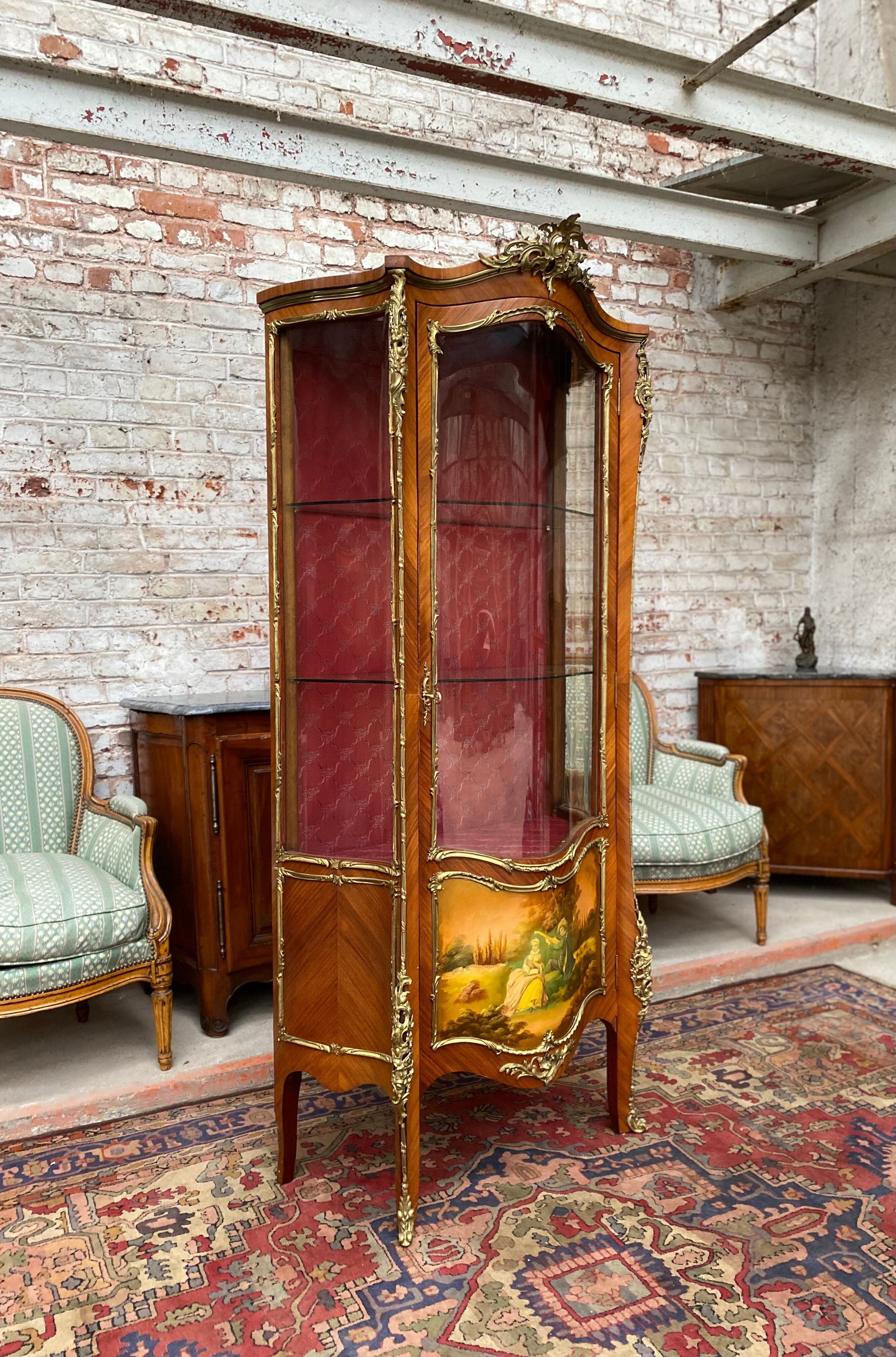 Curved showcase in marquetry Louis XV style