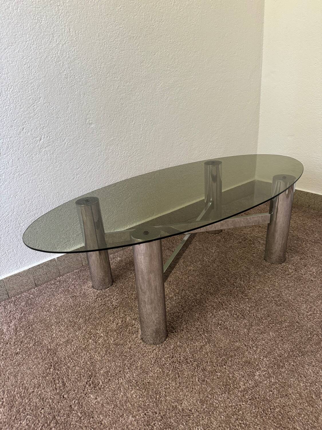 Table basse métal chromé verre fumé années 70