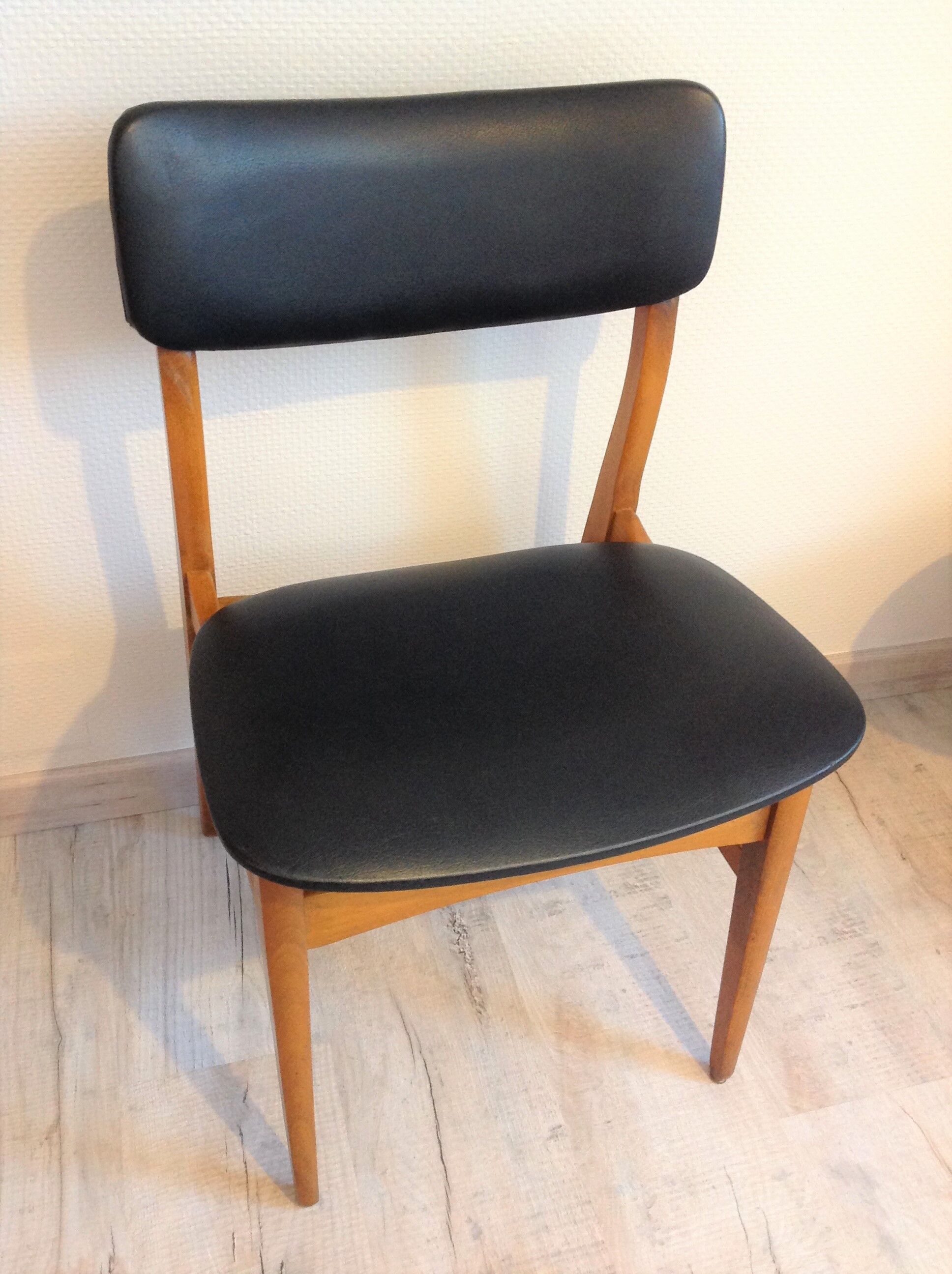 Scandinavian chair in beech and imitation leather black / vintage 60s-70s
