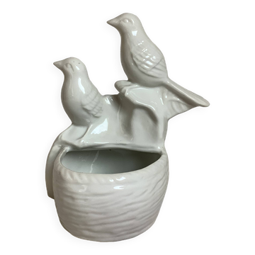 Zoomorphic bird planter