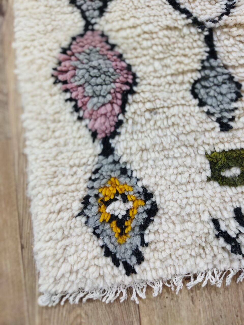 Handmade Moroccan Berber rug 152 X 93 CM