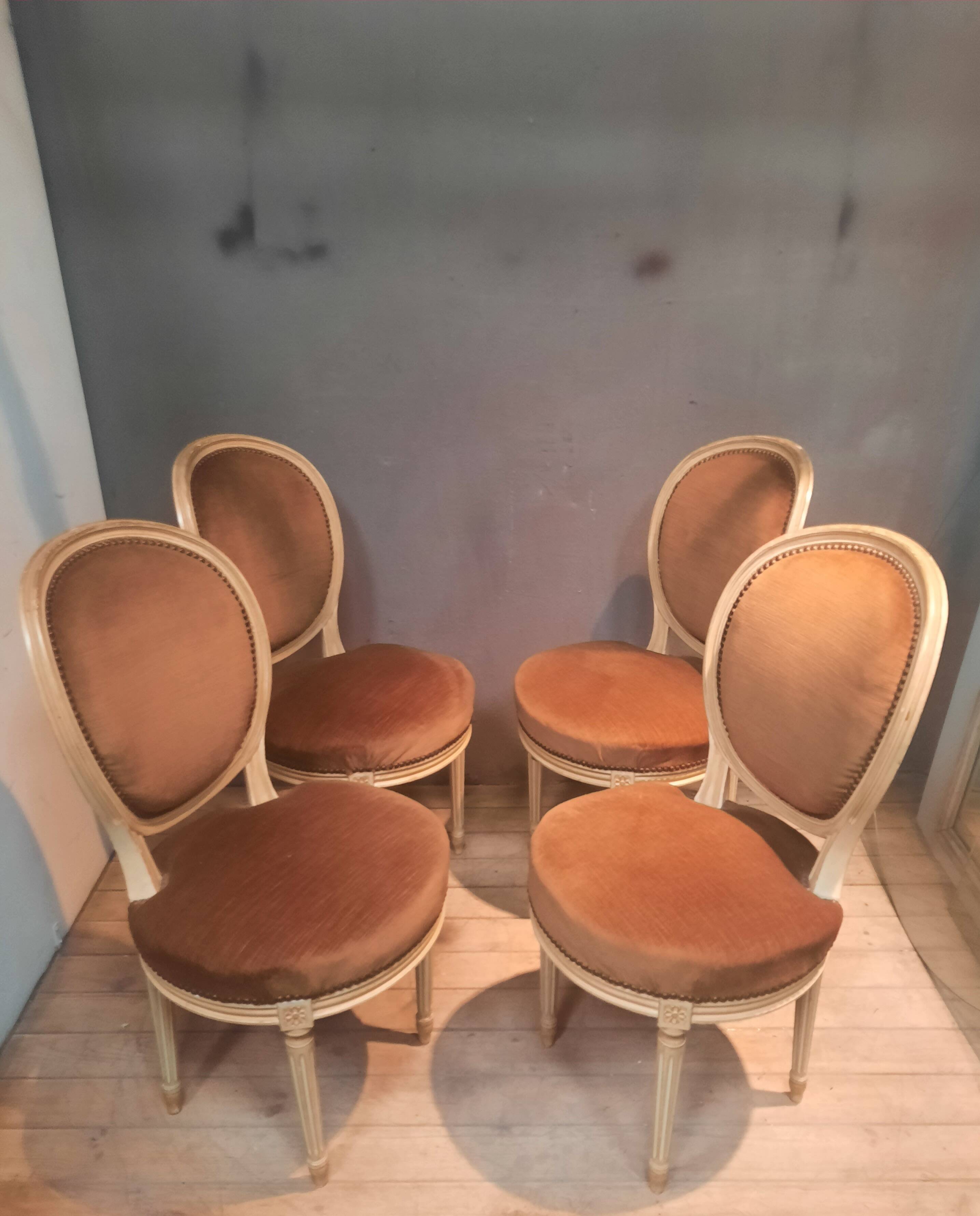 Set of 4 Louis XVI style medallion chairs