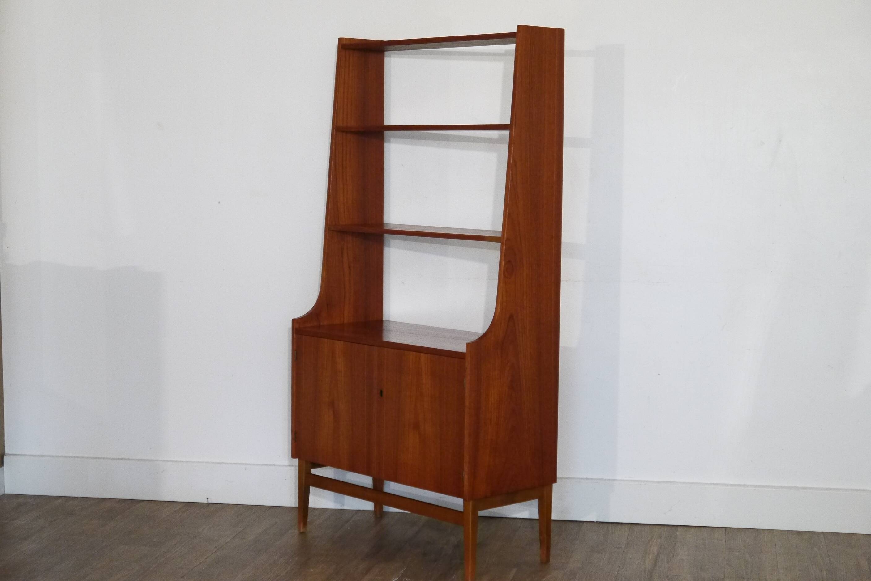 Etagère scandinave en teck 1960