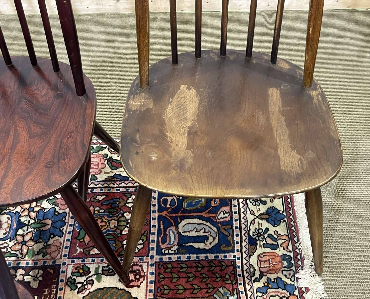 Suite de 4 chaises en orme ercol des années 1970