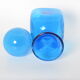 Carafe en verre bleue