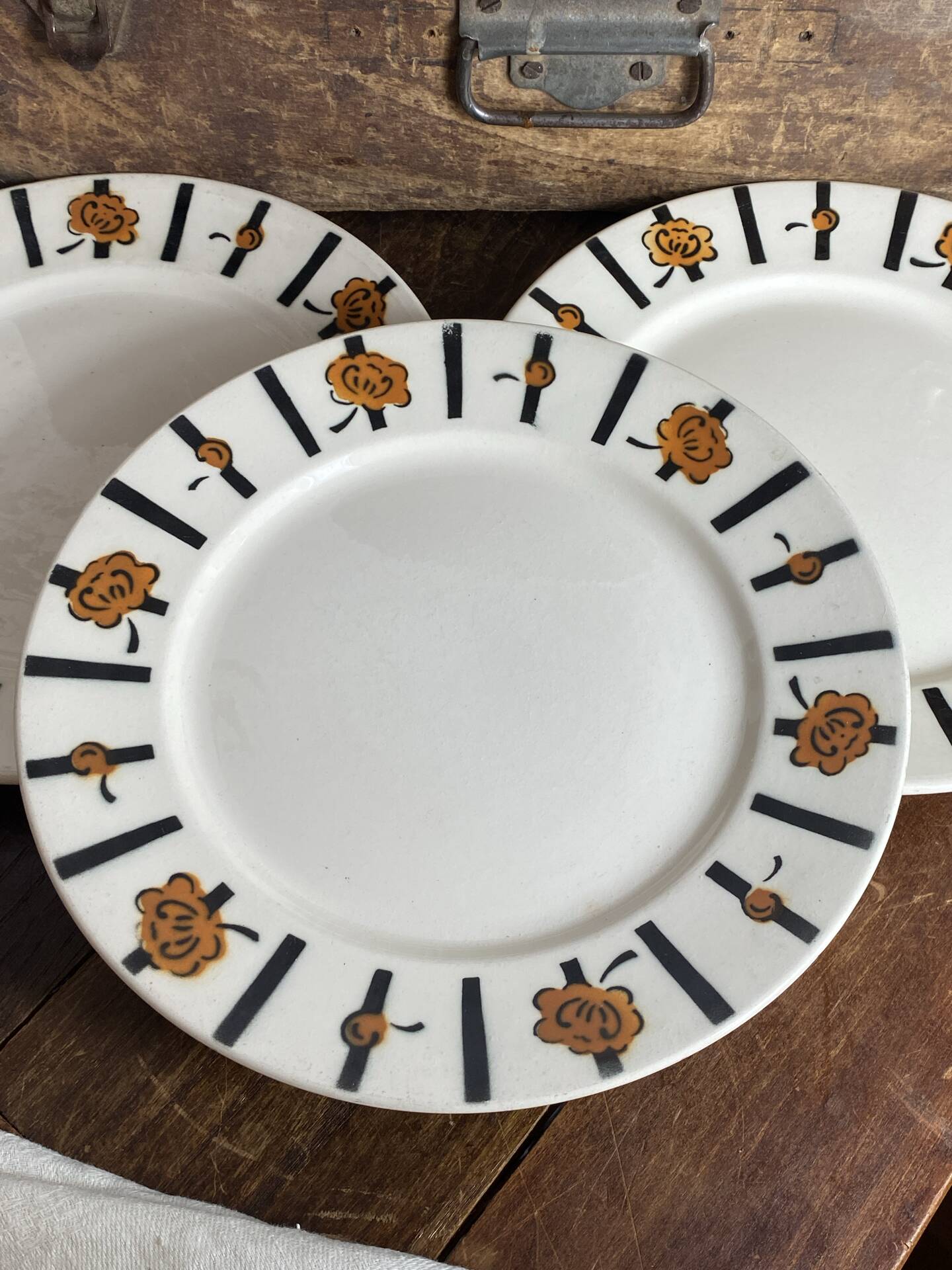 Porcelain plates, Badonviller France