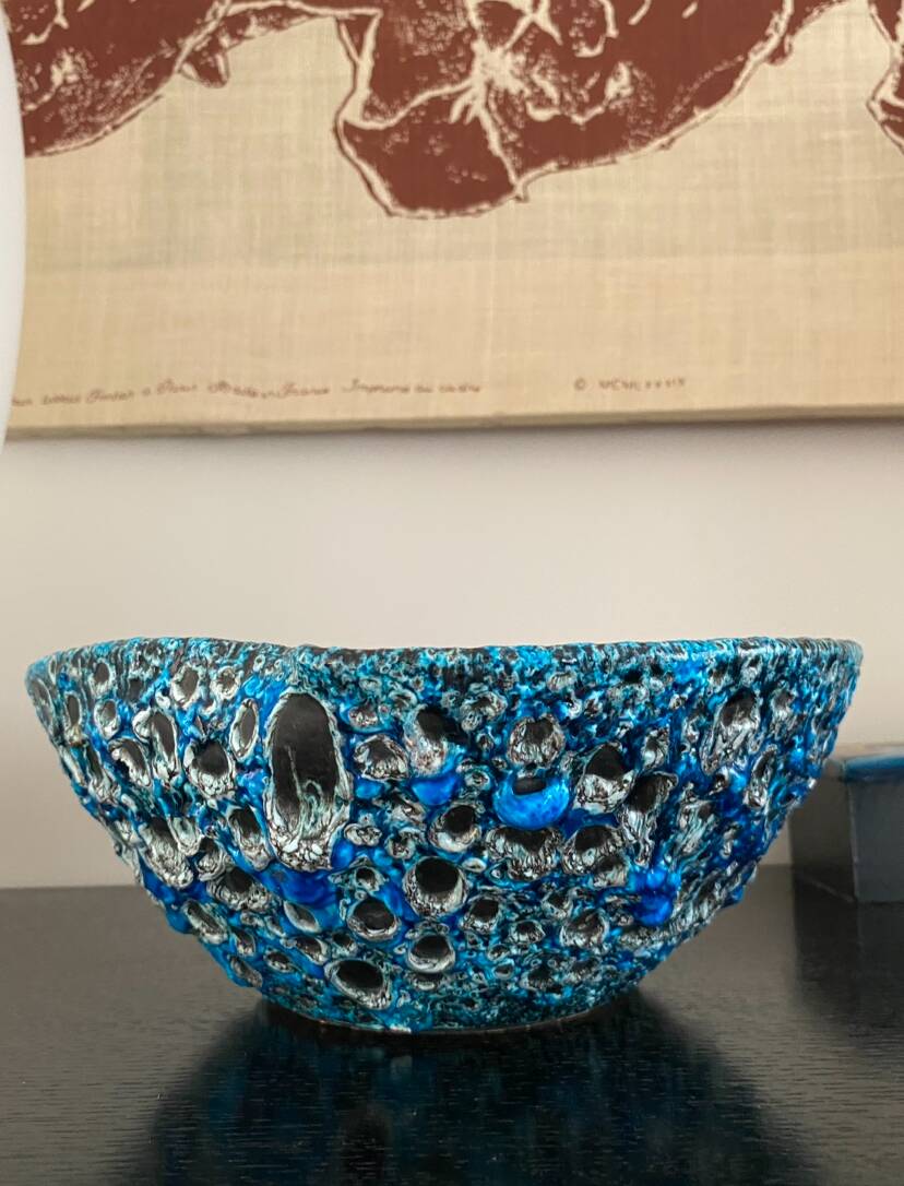 Eruptive ceramic dish from the 60s