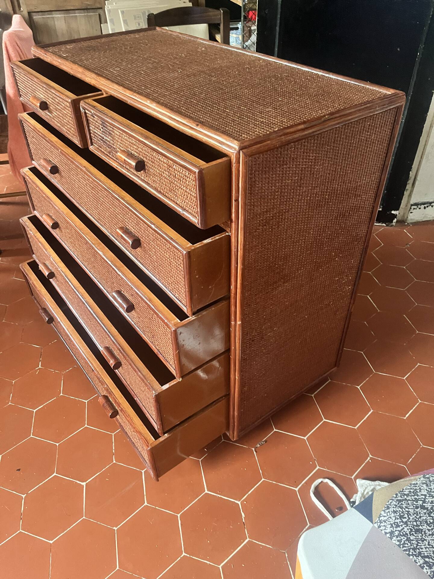 Vintage woven rattan chest of drawers — 6 drawers