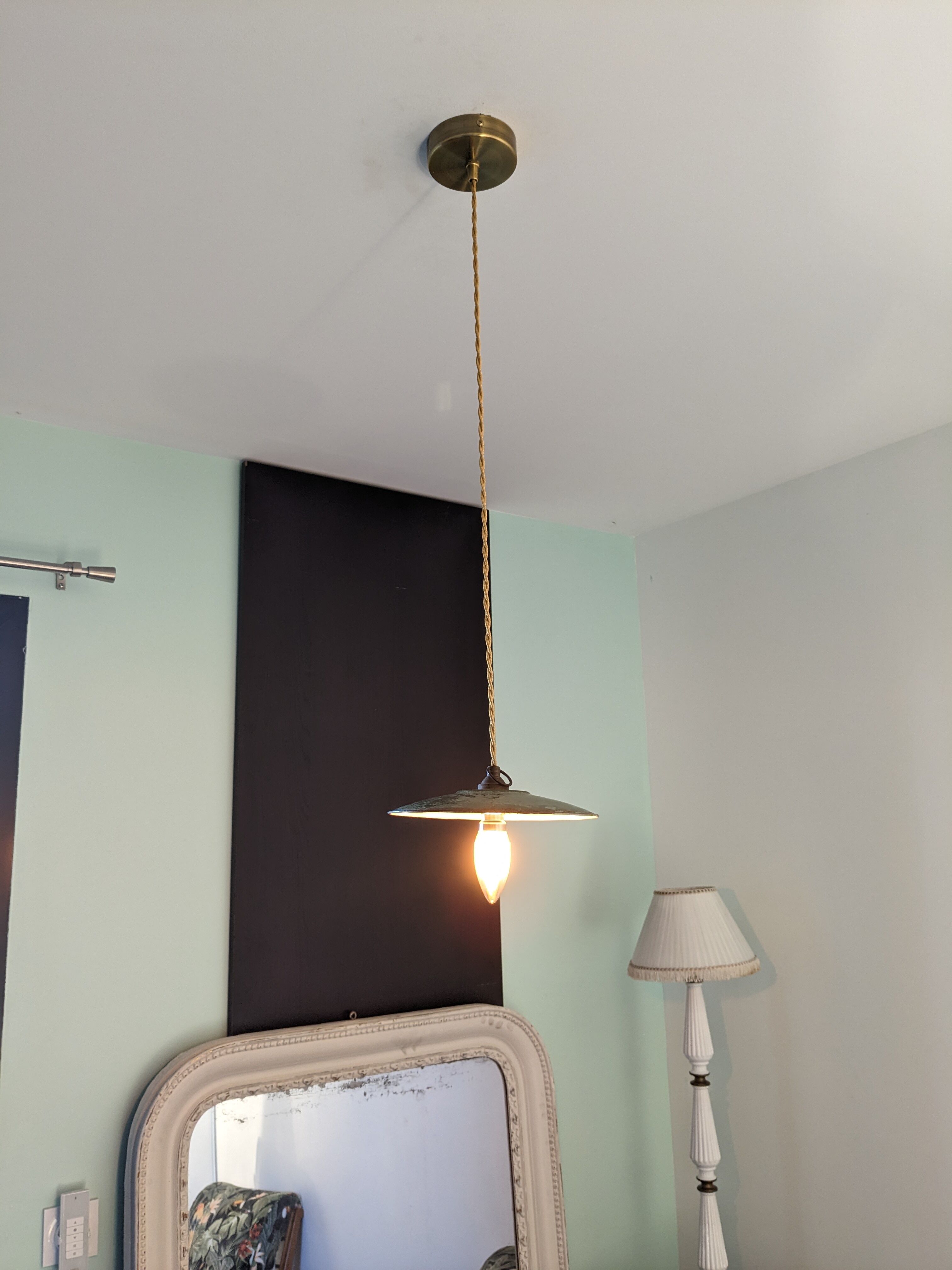 Industrial hanging lamp in green enamelled sheet metal