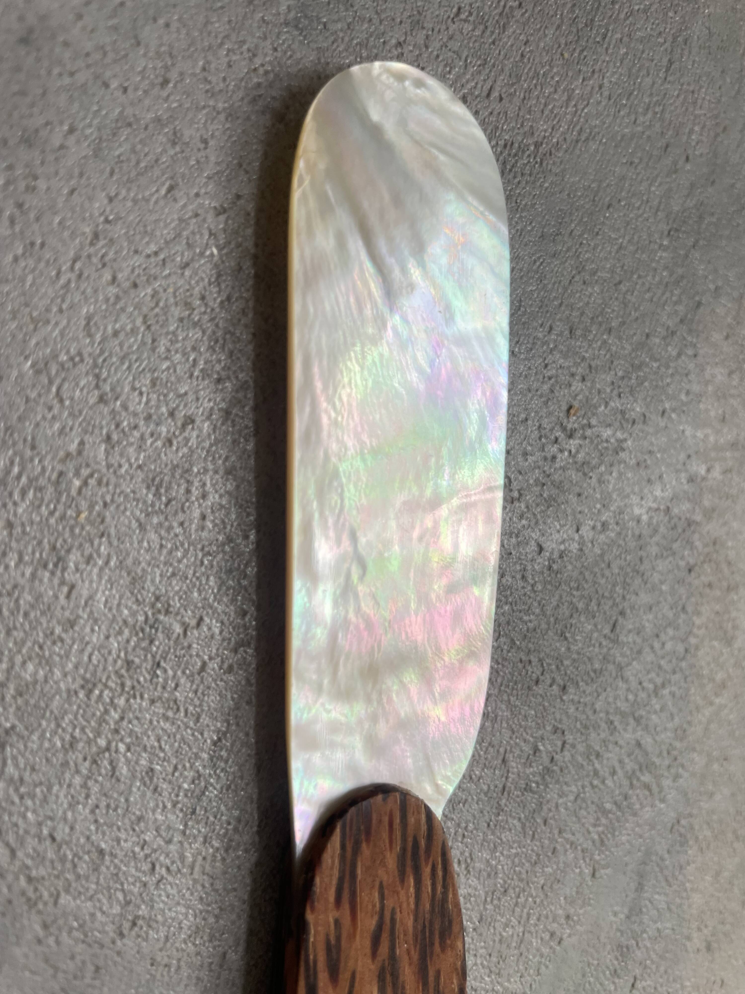 Mother-of-pearl and wood knife