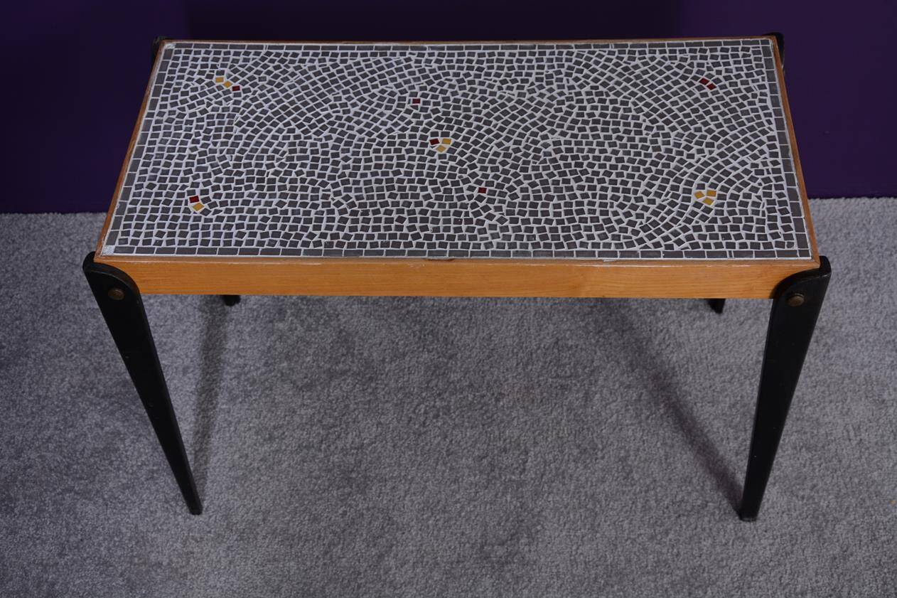 Coffee table, pedestal table dating from the 60s