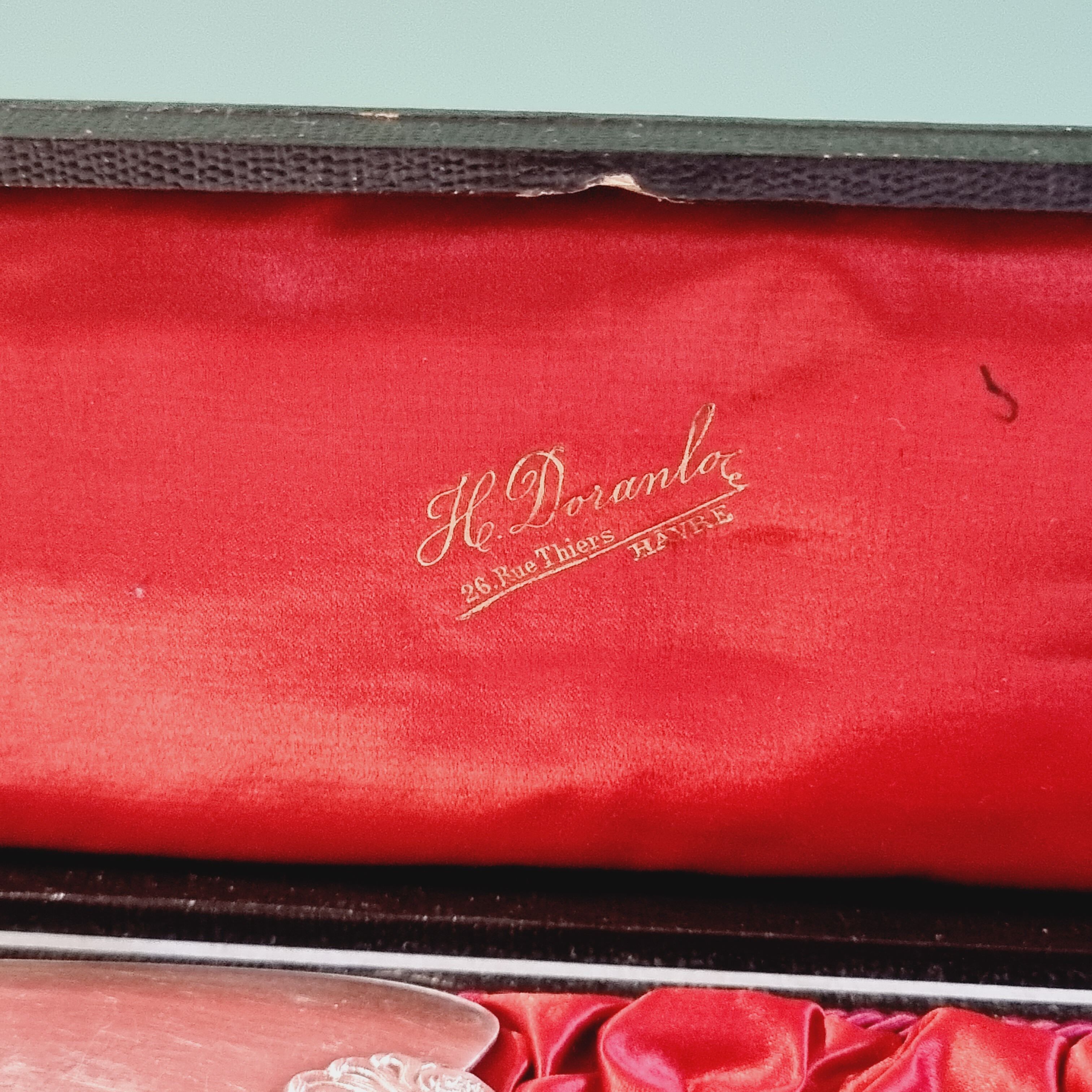 Boulenger pie shovel