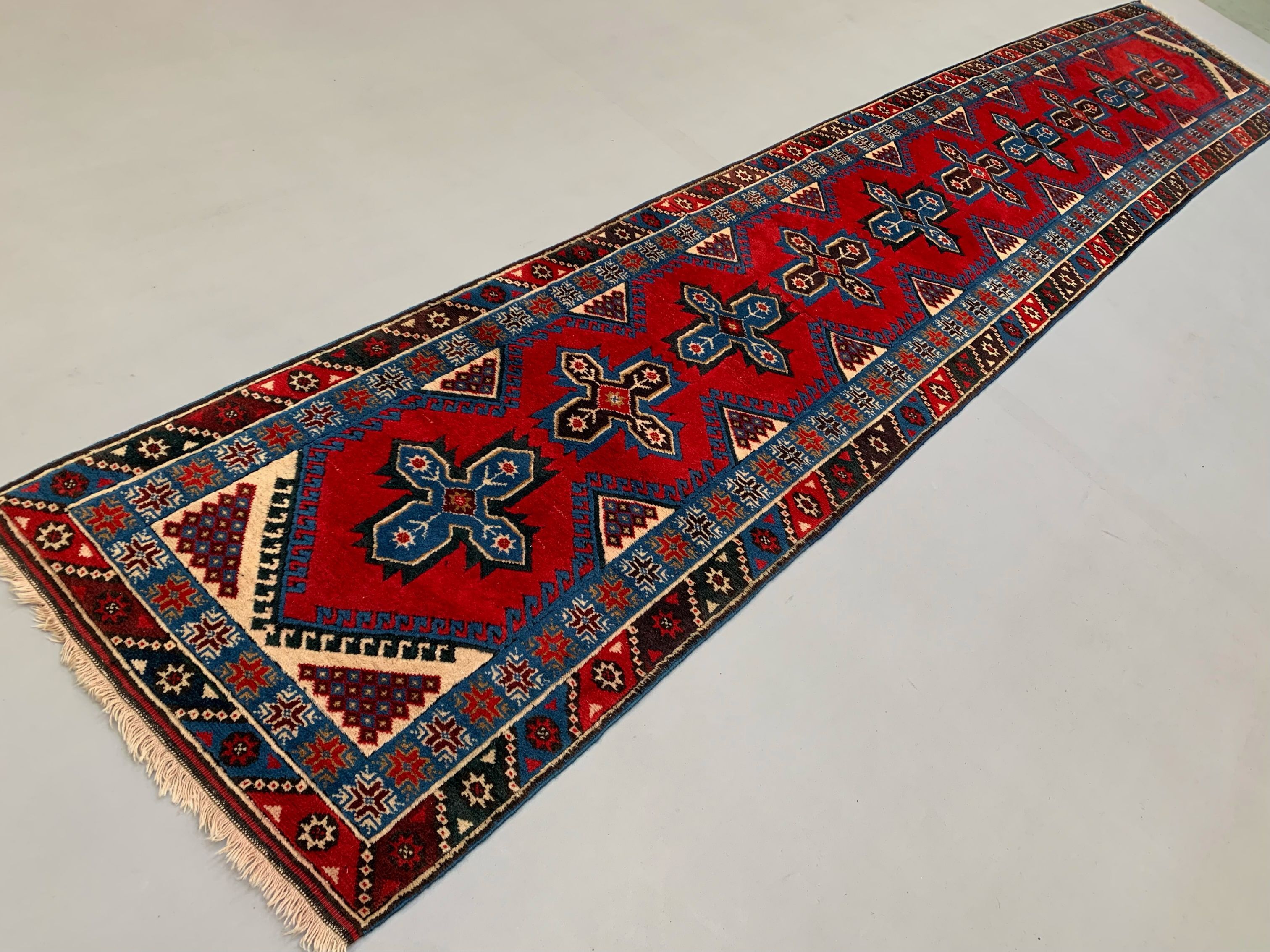 Turkish runner 490x88 cm tribal rug, red, beige, blue, vintage