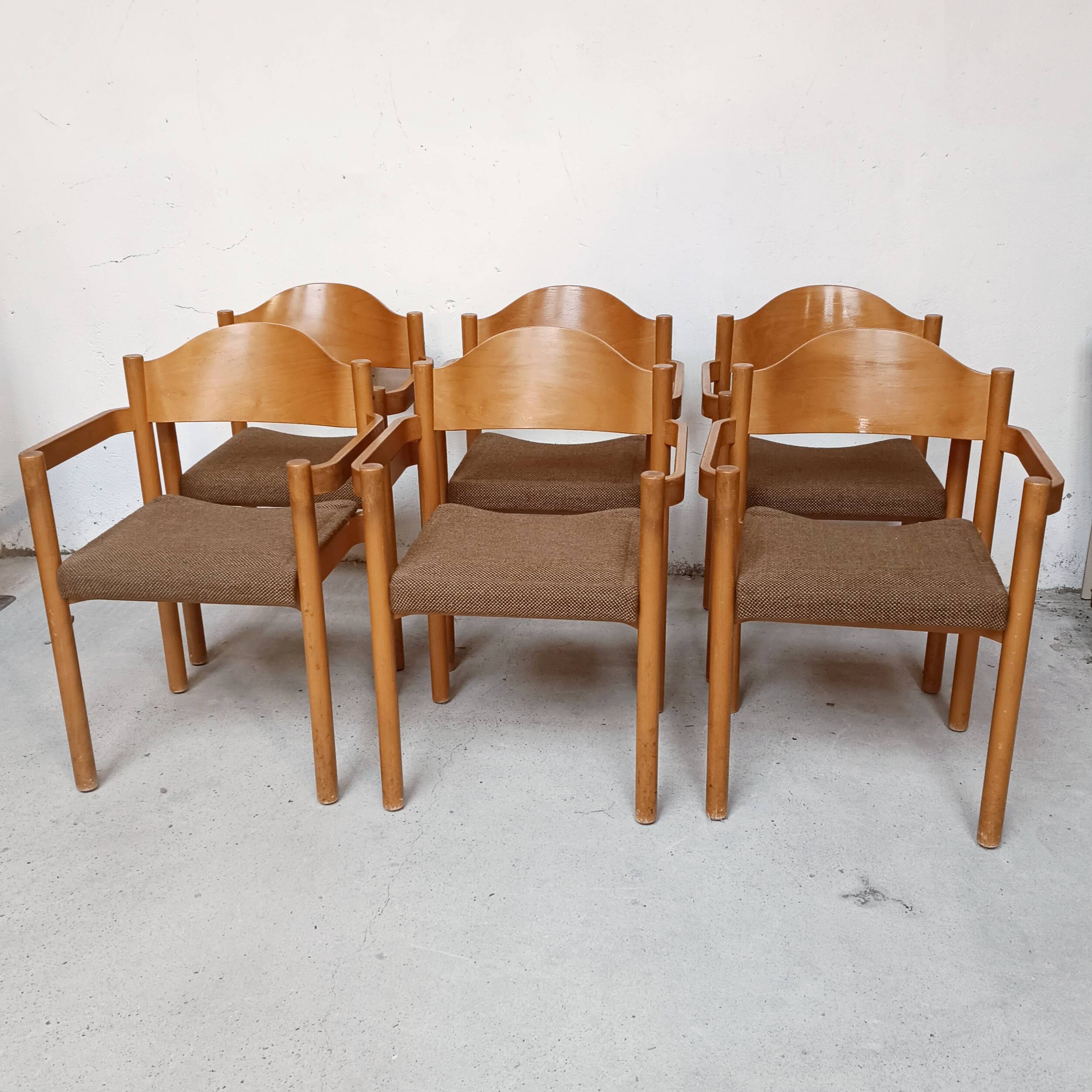 6 chaises Hiller, 1980