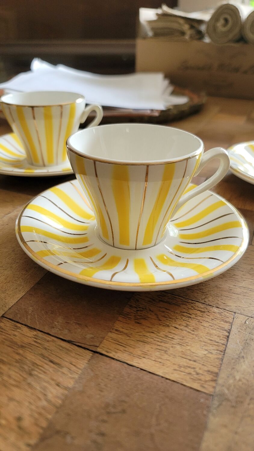 3 cups and digoin cups