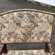 Fauteuil de style Louis XIII à dossiers et pieds torsadés