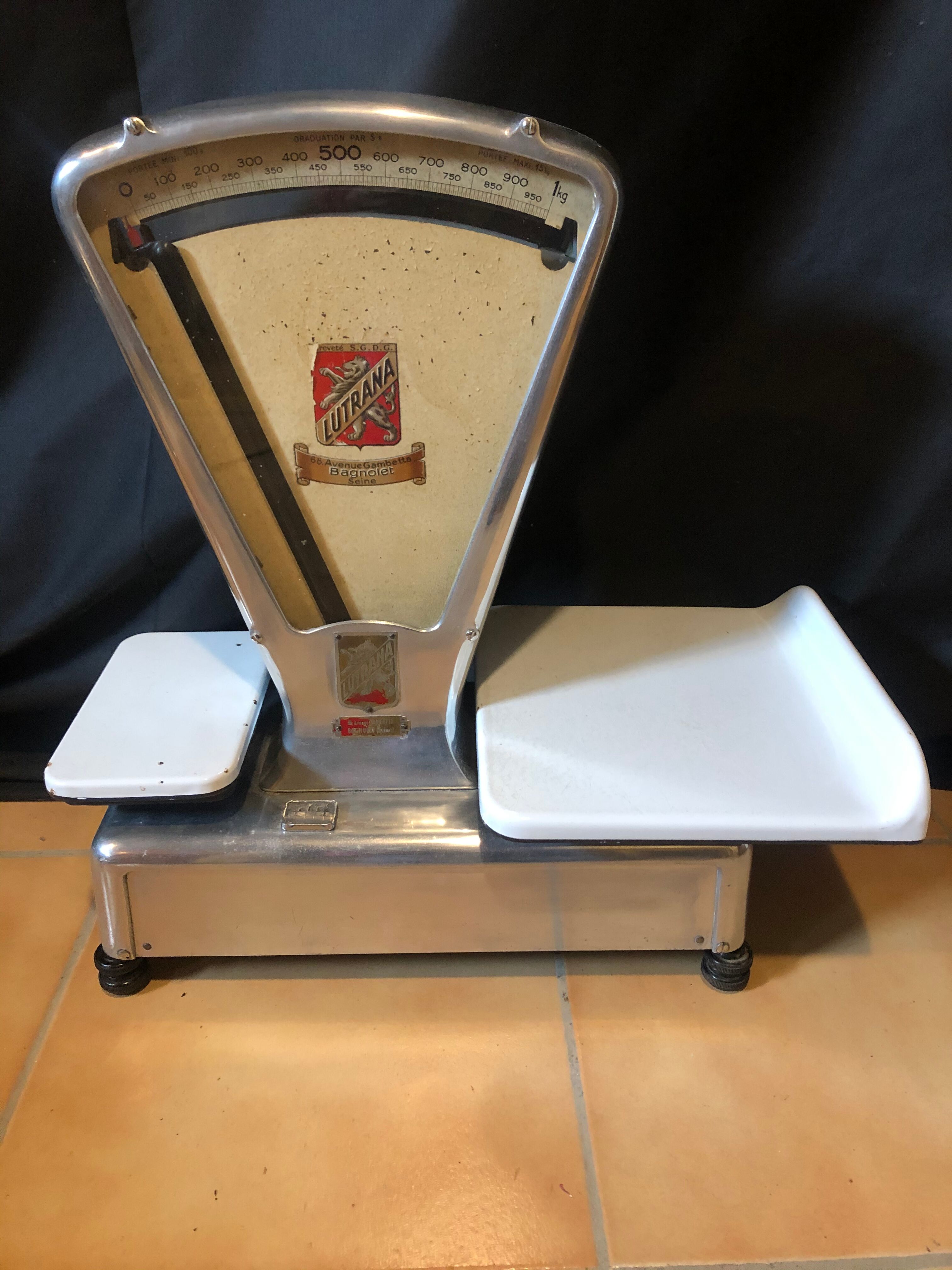 Lutrana stainless steel butcher's scale