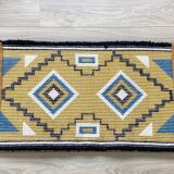 Tapis  vintage en laine jaune ocre Smyrna 97x50cm