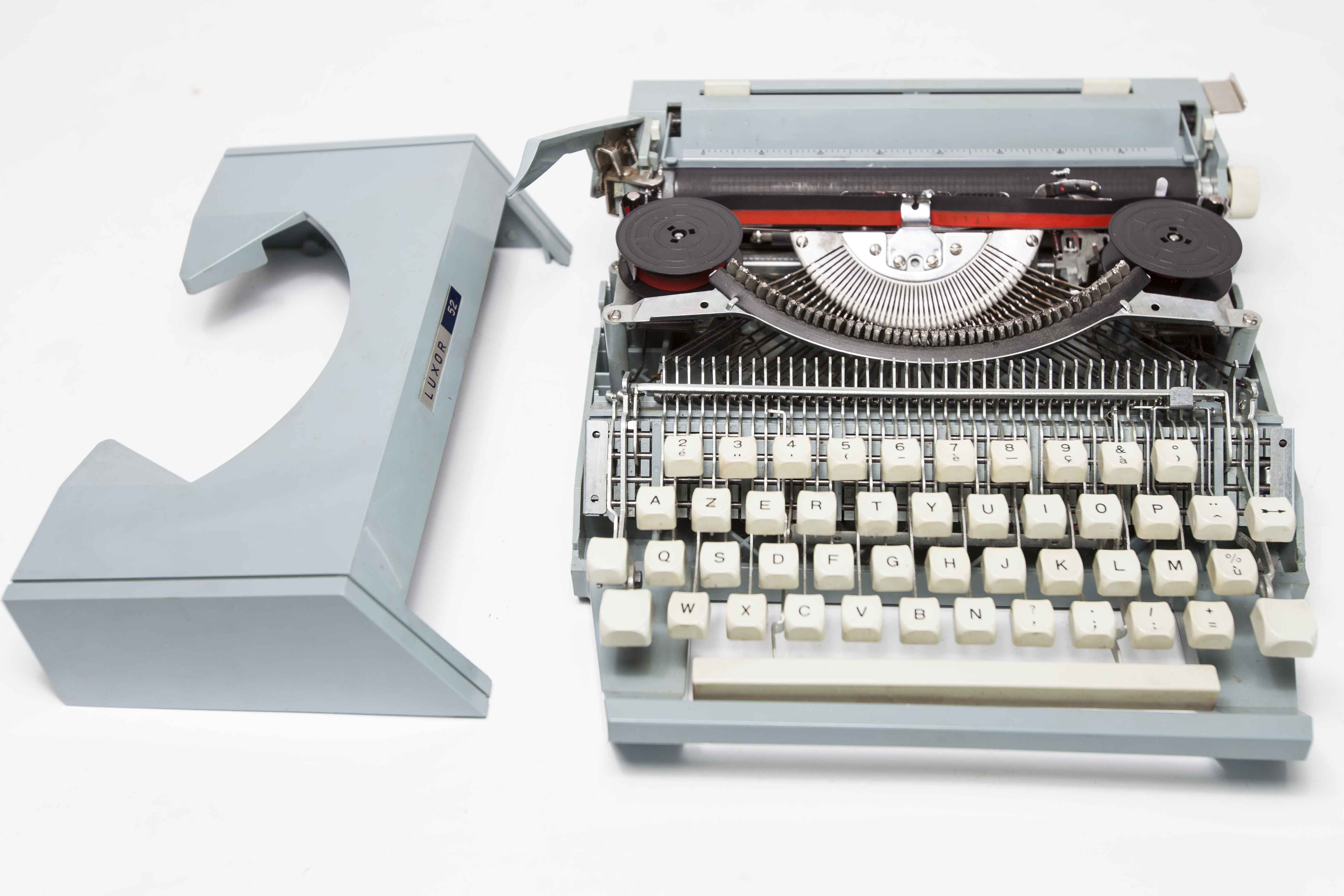 Revised Luxor 1980 typewriter