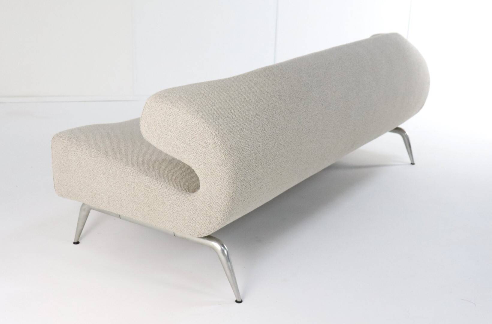 Banque Artifort Bird de Michael van der Kley