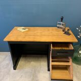 Desk of Postof the 1950s