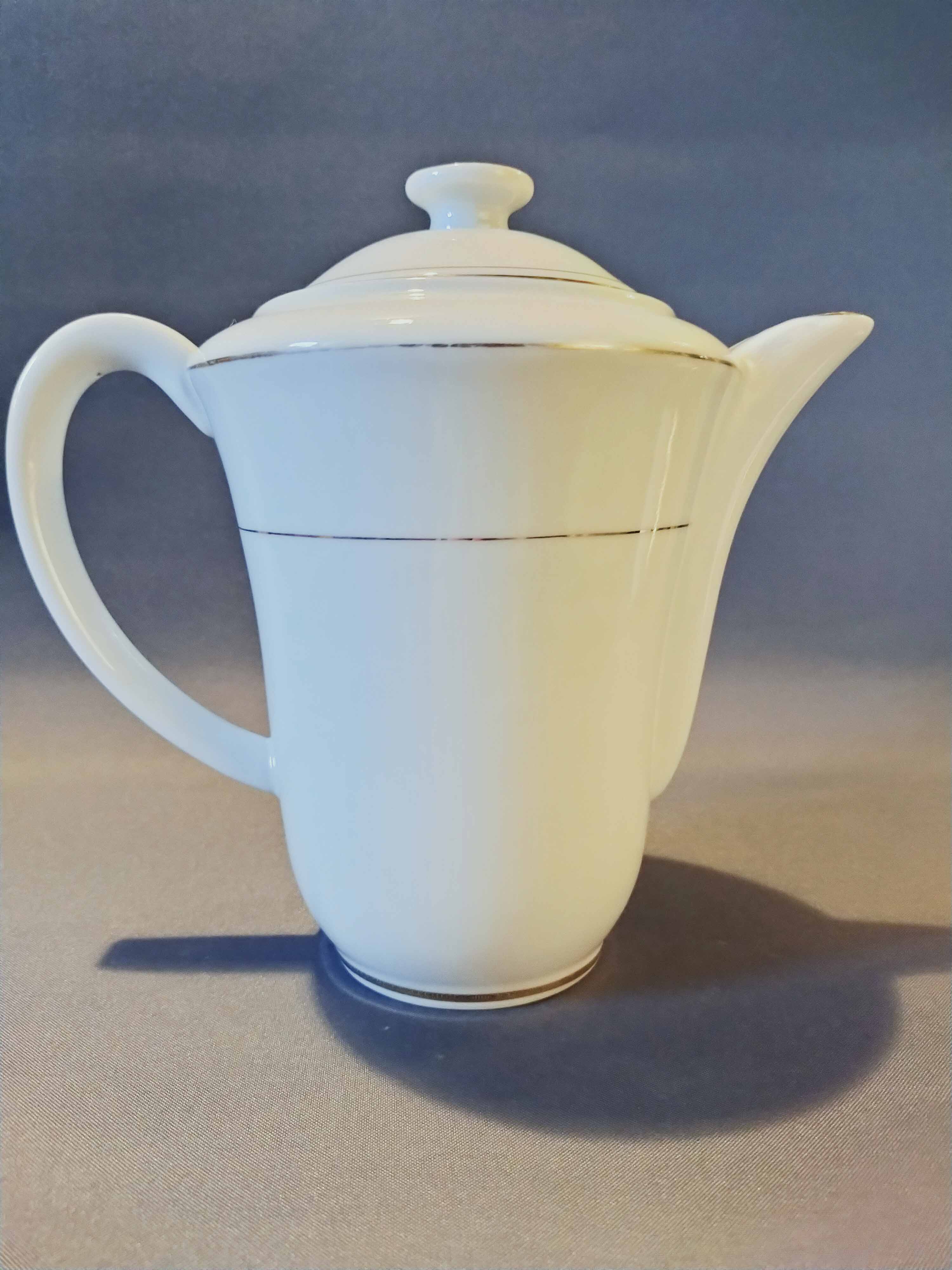 Coffee maker white porcelain gold border Snake porcelain