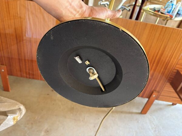 Lampadaire, torchère en laiton à décor néoclassique, style Empire