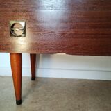 Chest of drawers with spindle legs