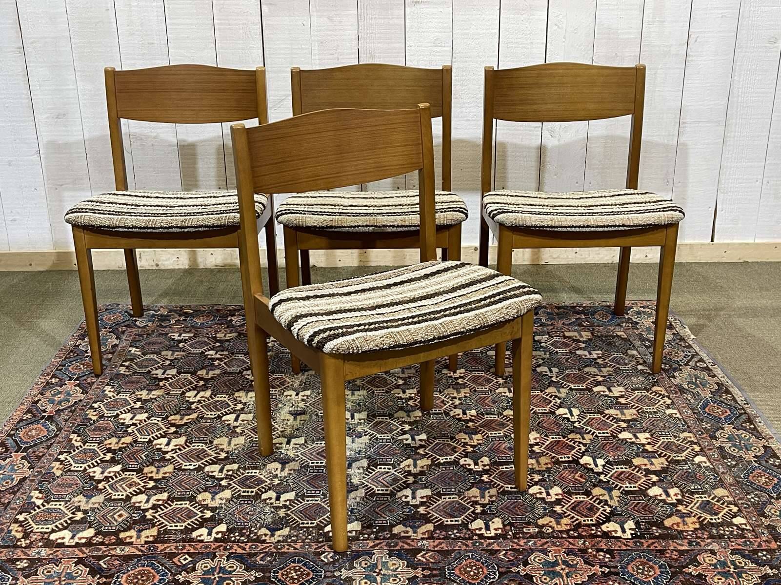 Set of 4 English chairs from the 70s in blond oak.