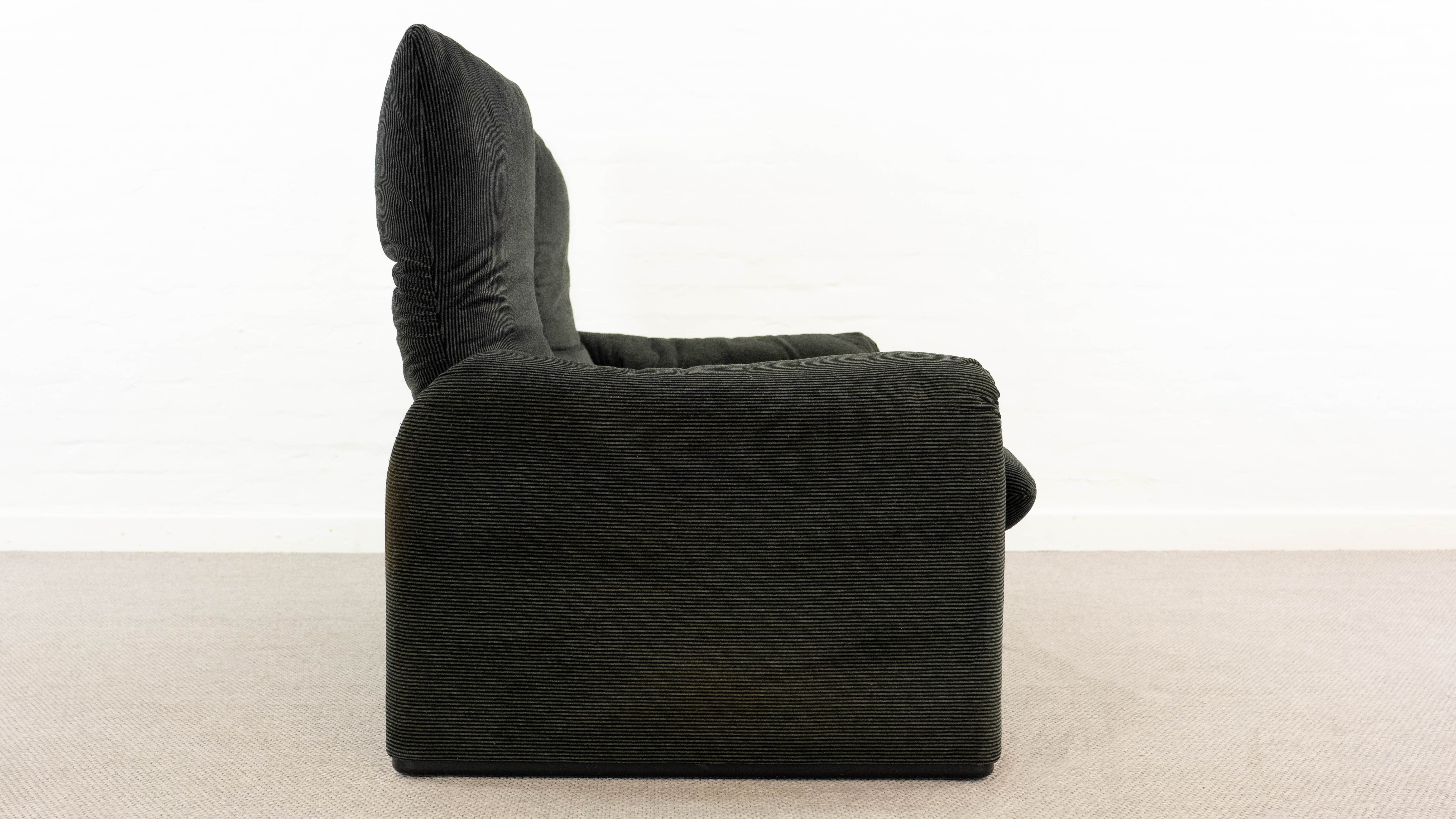 2-seater sofa & footstool maralunga by Vico Magistretti, Cassina