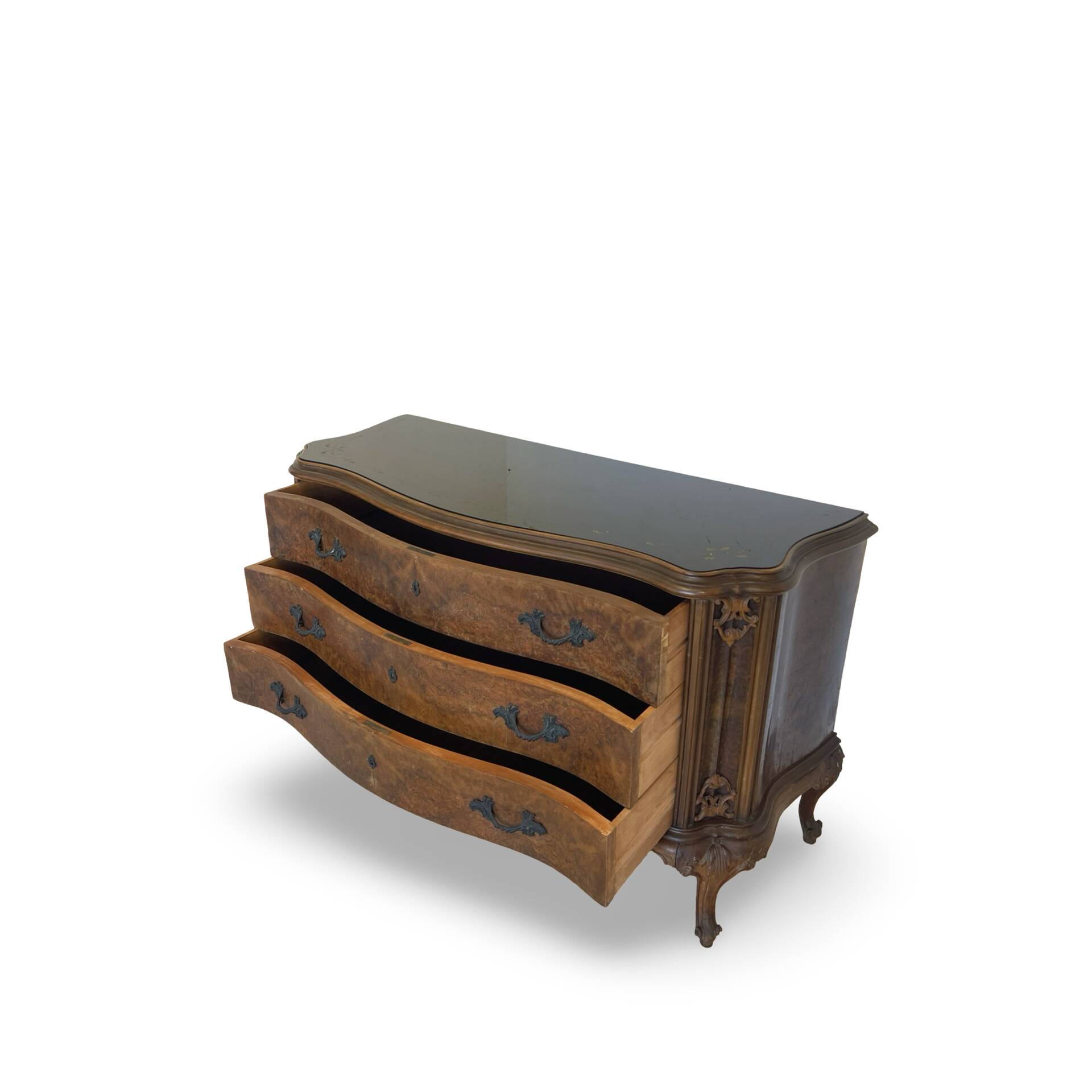 Elegant Italian Louis XV style commode, circa 1940.