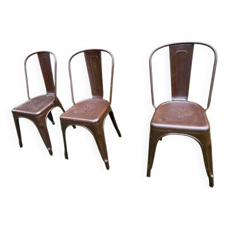 Anciennes chaises en métal de terrasse