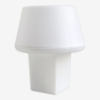 Lampe de table minimaliste en plastique blanc