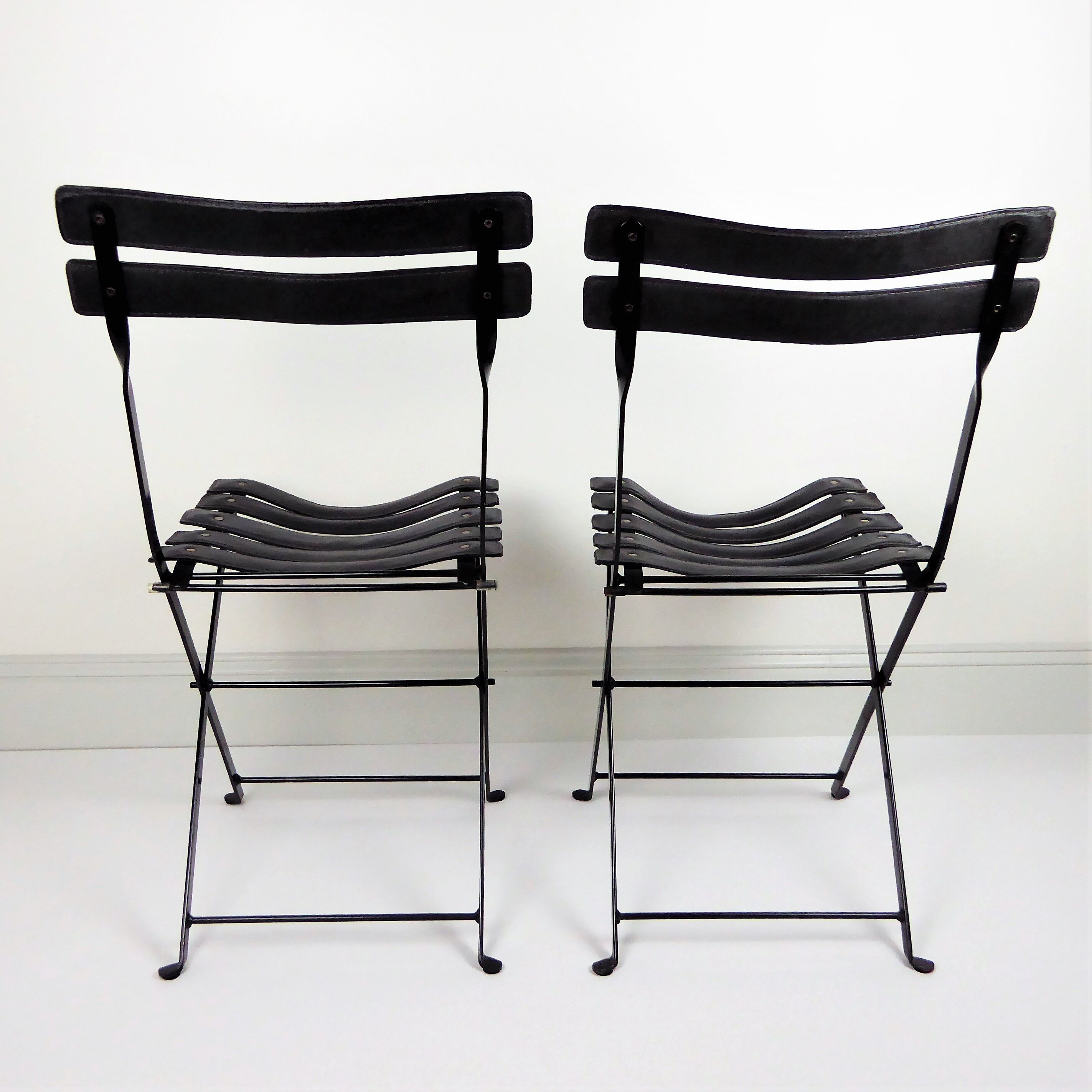 2 leather and metal folding chairs - Paquebot France 1960