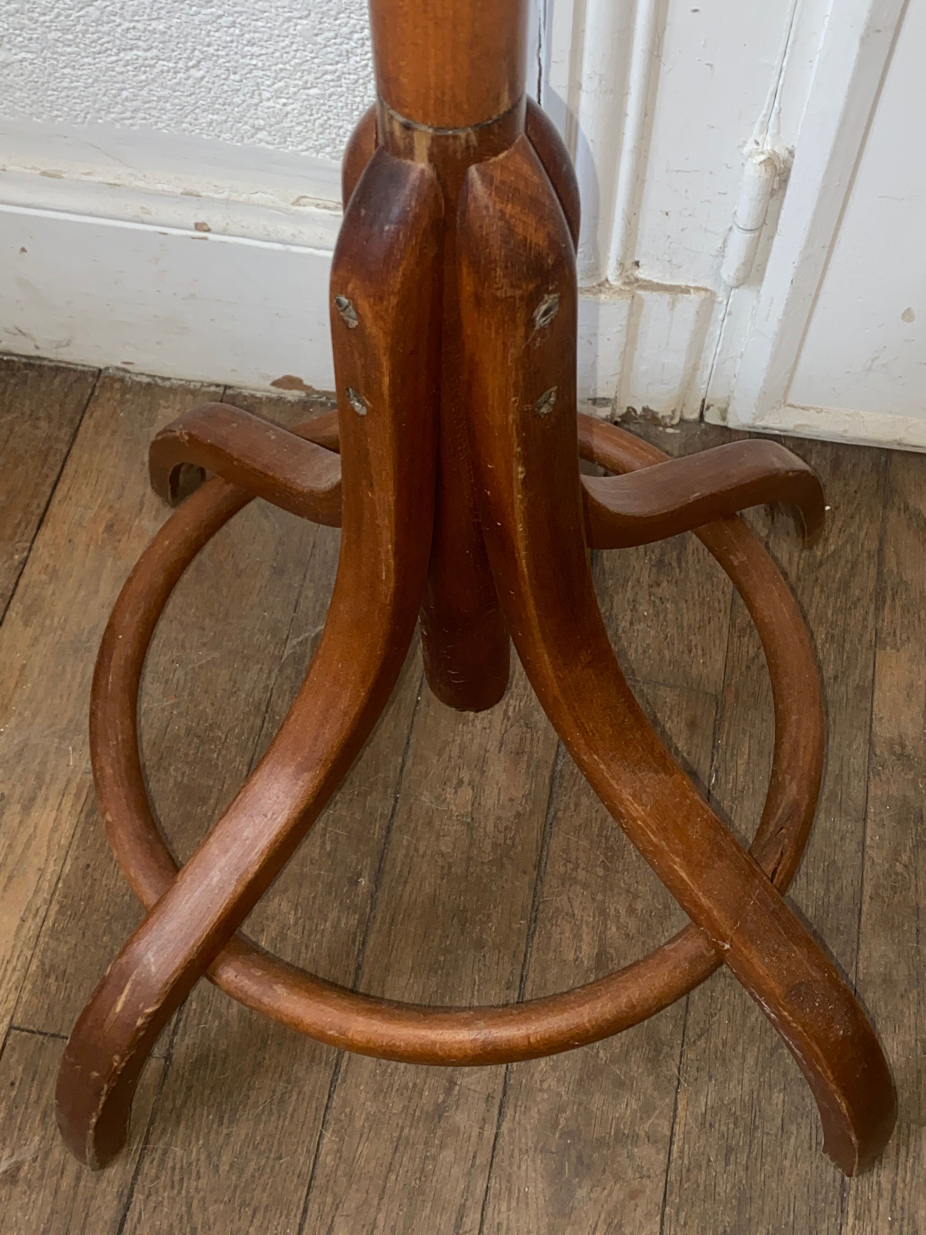 Coat rack parrot wood curved