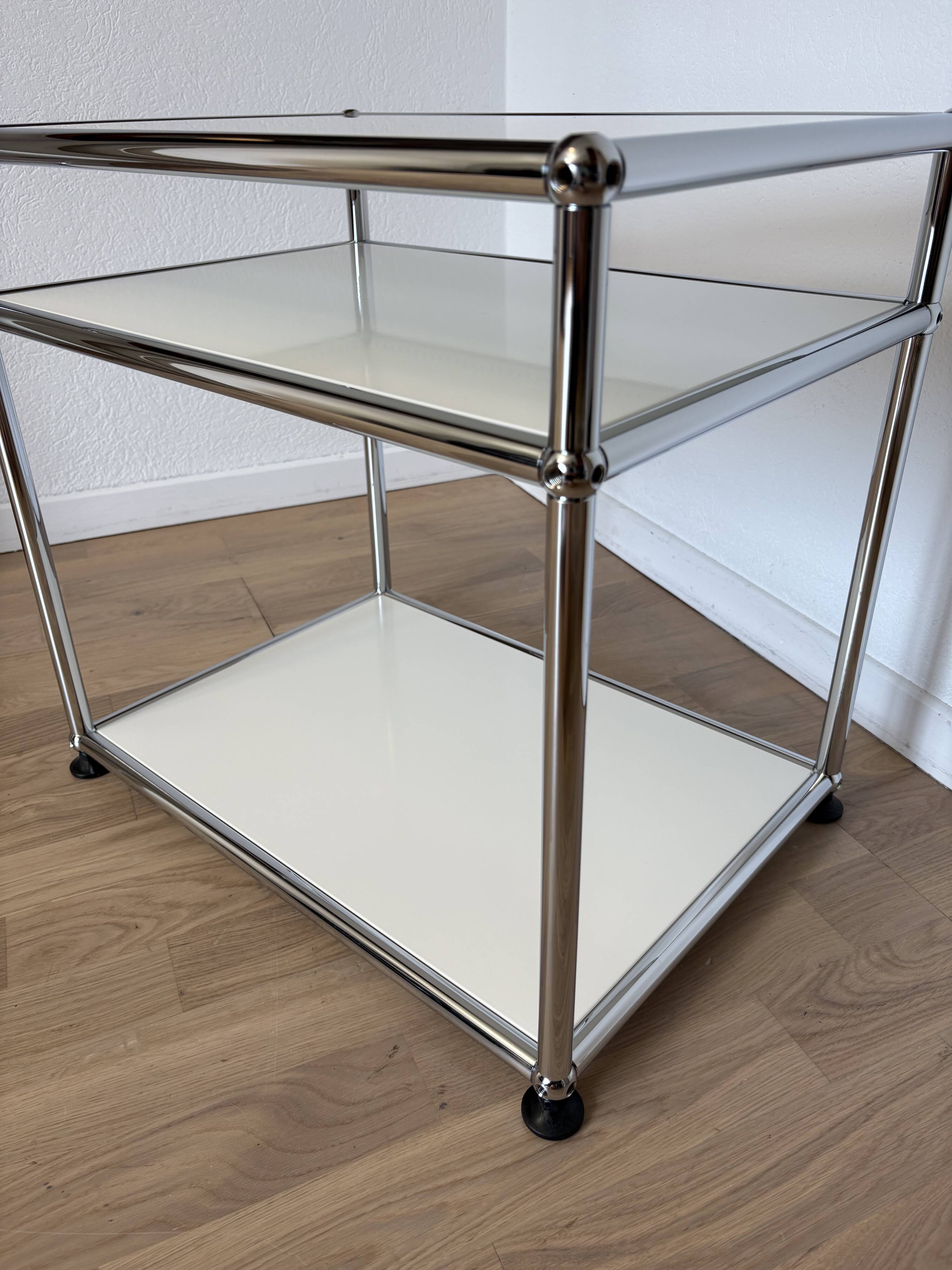 Table d’appoint USM Haller blanc