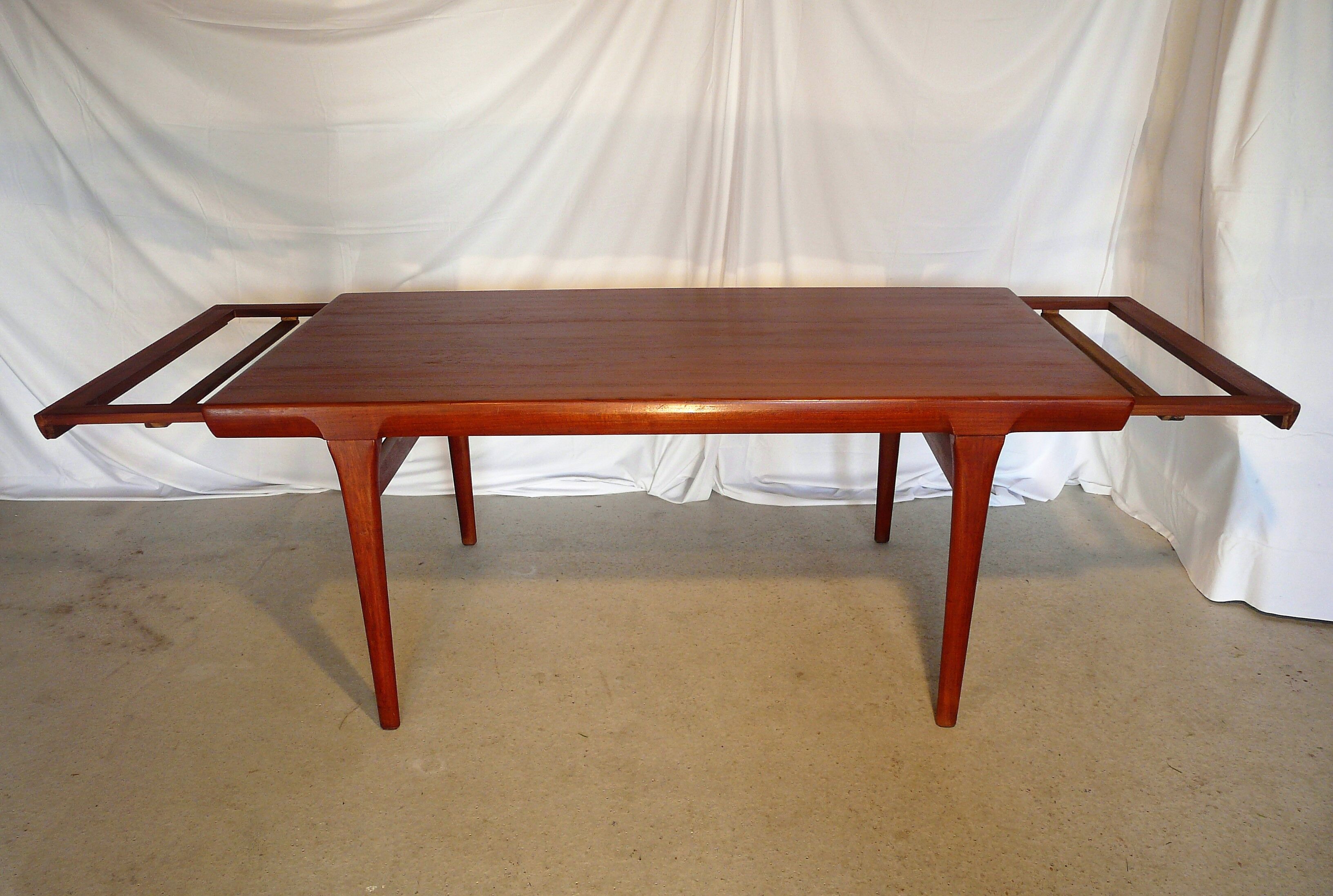 Scandinavian extendable rectangular table IB Kofod Larsen