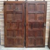 Pair of doors in Walnut