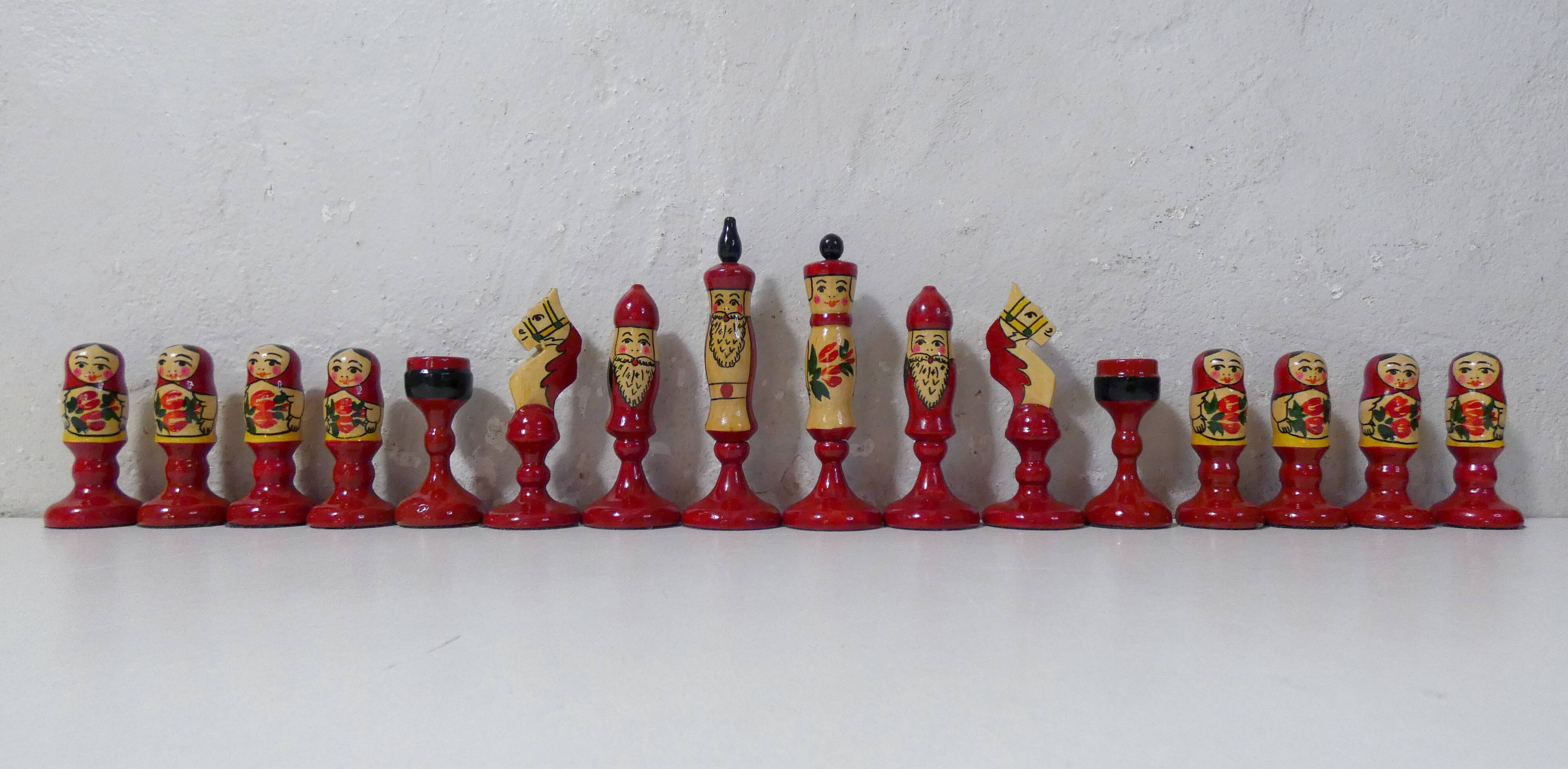 Khokhloma chess game