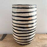 Sejnane terracotta vase