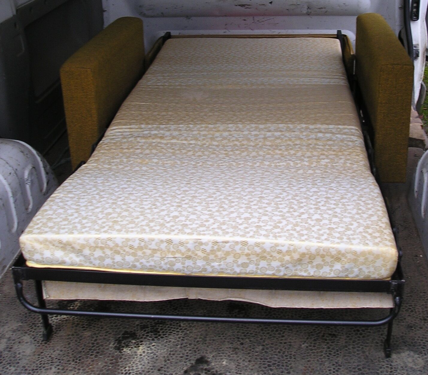 Sofa 2 seats convertible into bed 1 person 70 years
