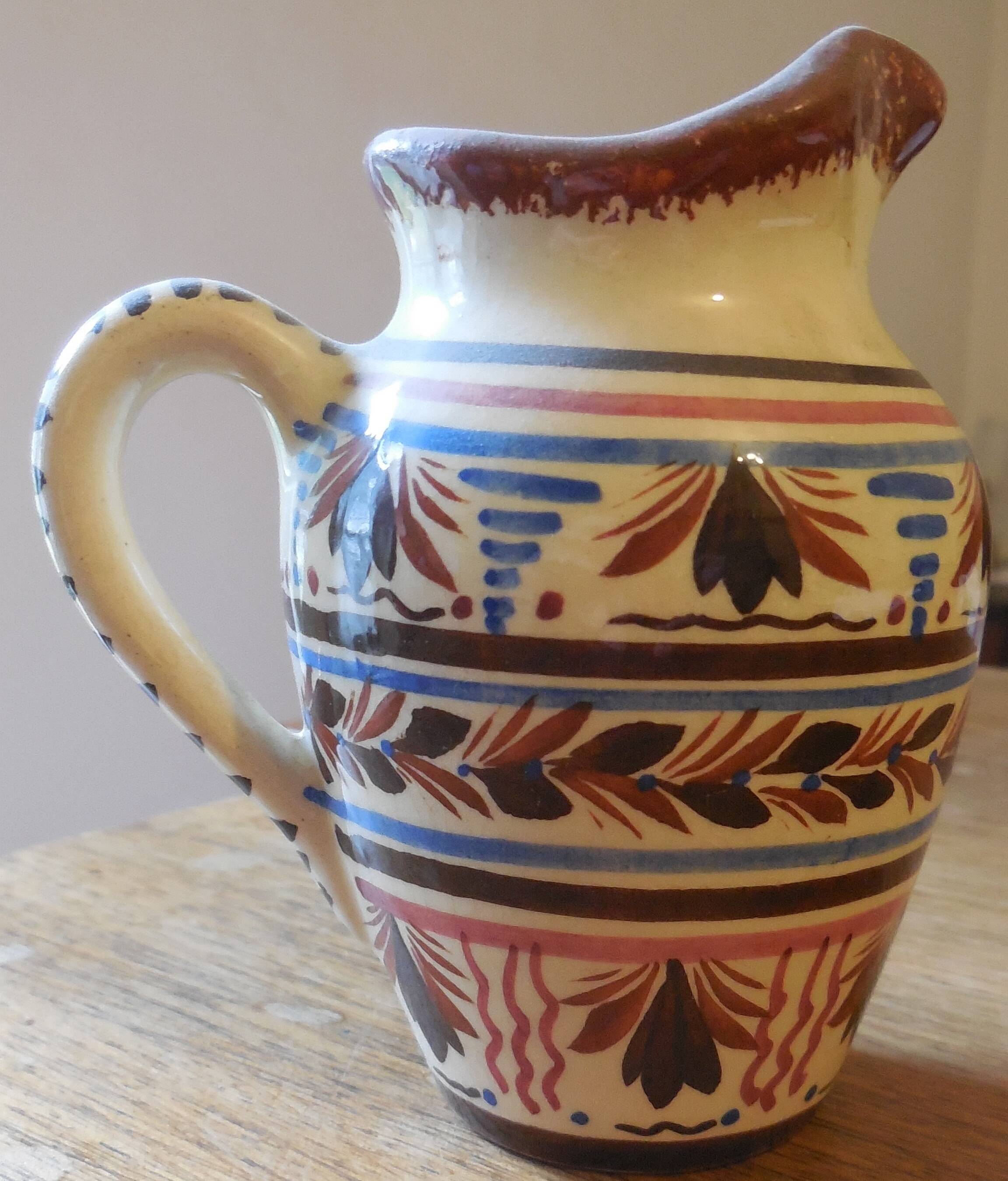 Petit pot à lait ancien en céramique de Quimper