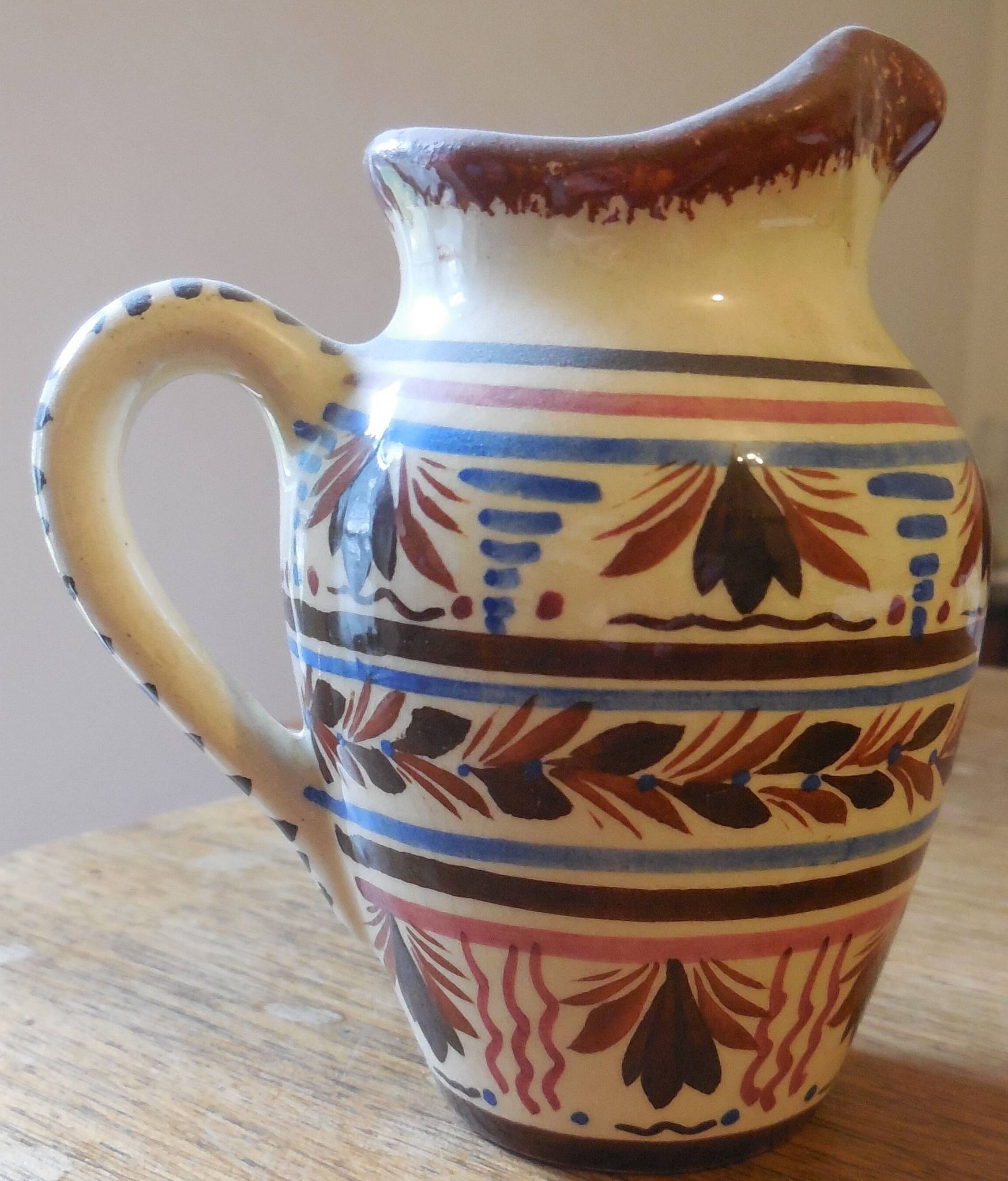 Petit pot à lait ancien en céramique de Quimper