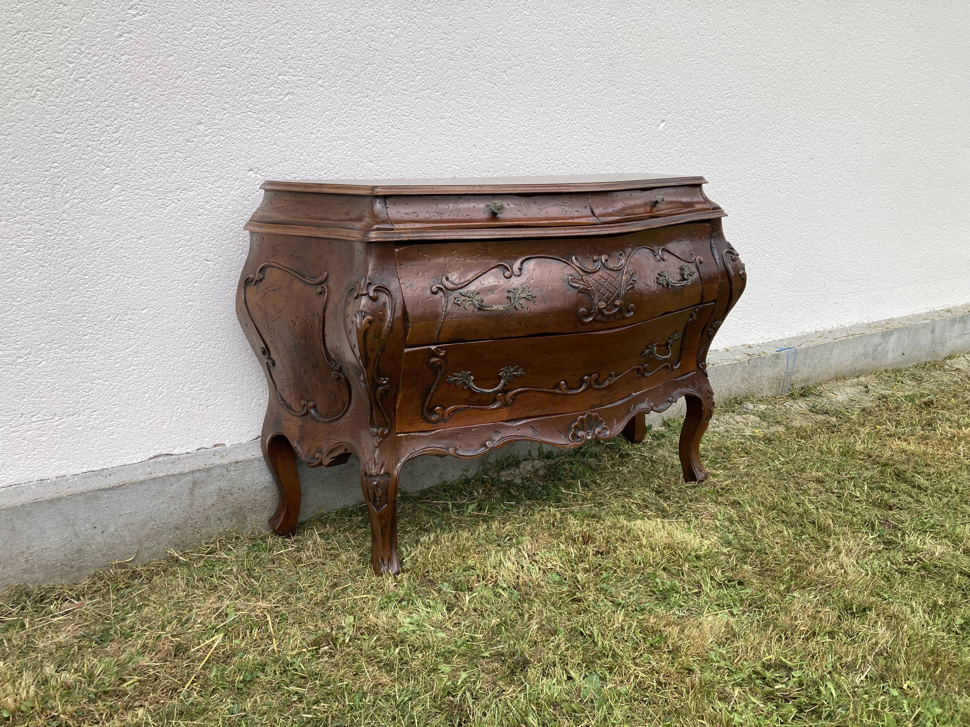 Louis XV style chest of drawers with four drawers